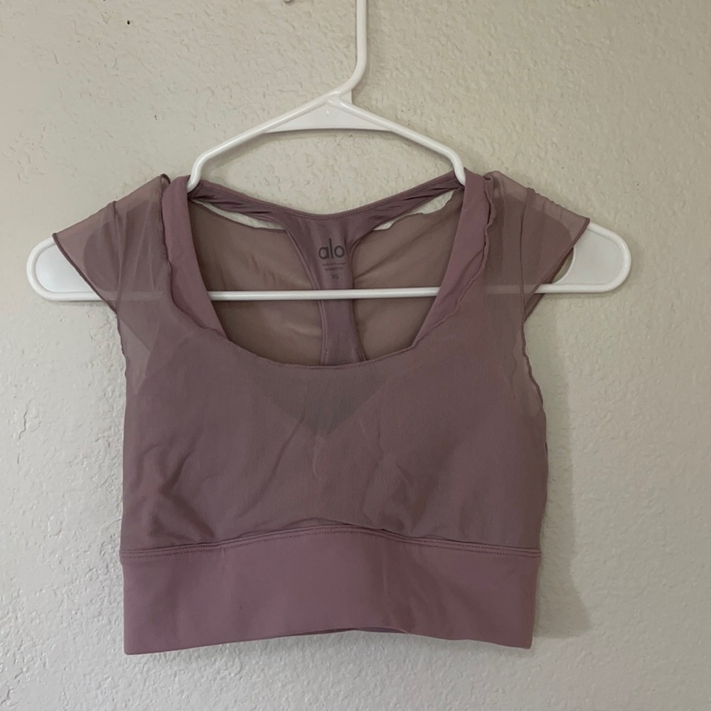 Alo yoga bra top with mesh overlay xs rose color